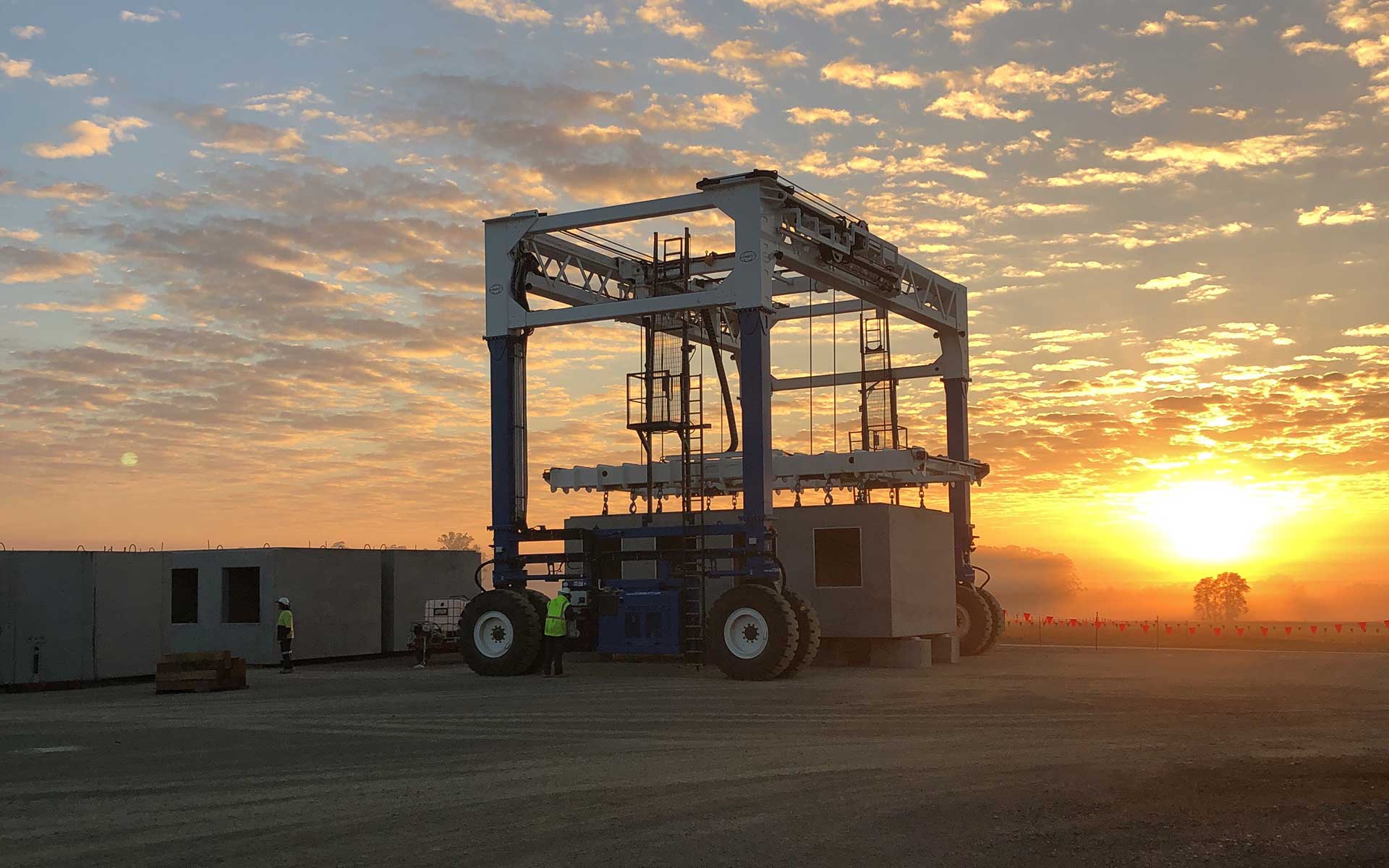 Straddle Carrier equipment for hire